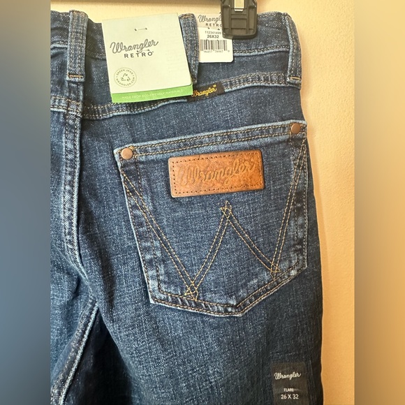 Wrangler Retro The Green Jean High-Rise Flare Trousers - Picture 4 of 7